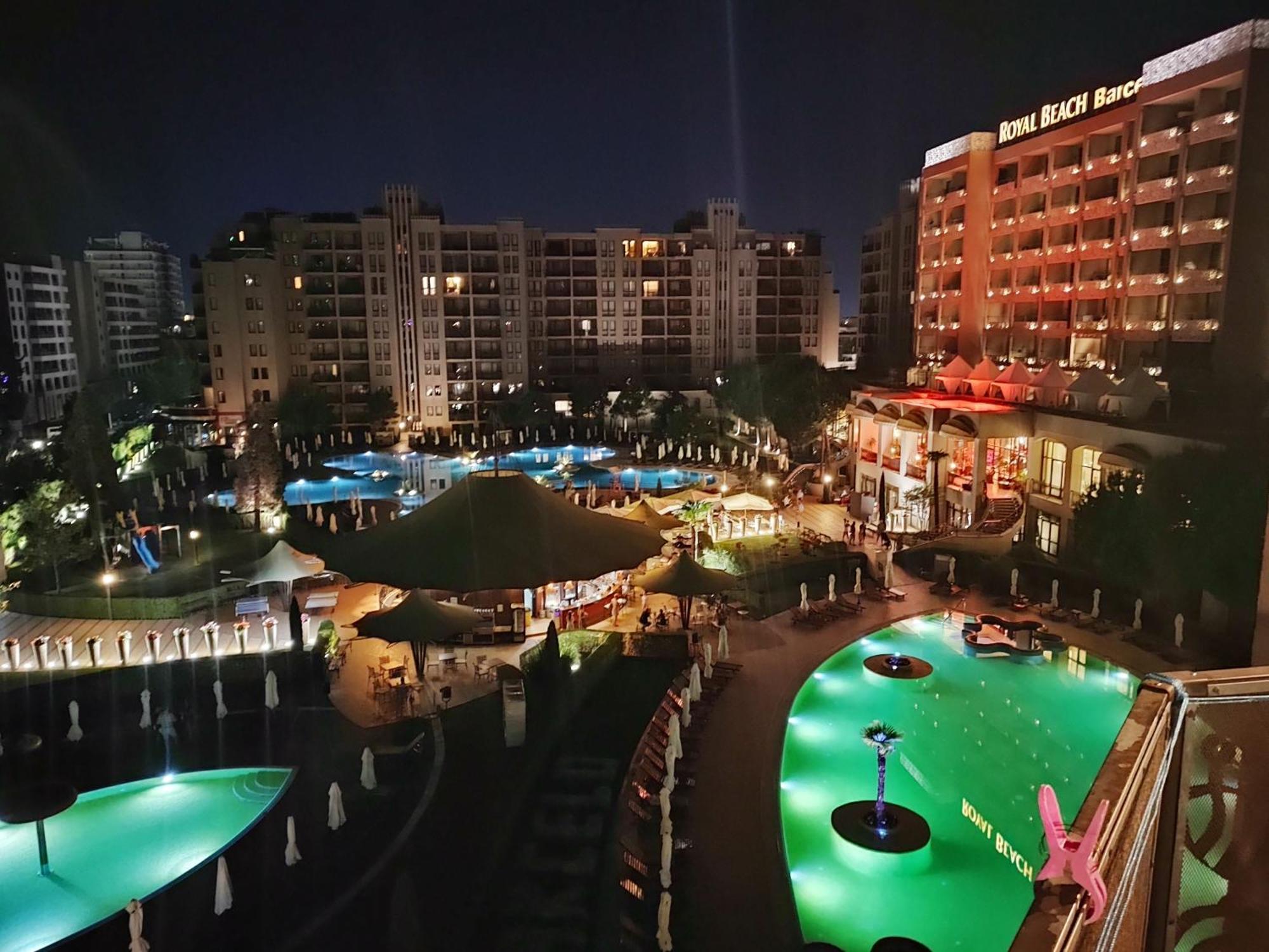 Arendo Sea Apartment In Barcelo Pantai Sunny Luaran gambar