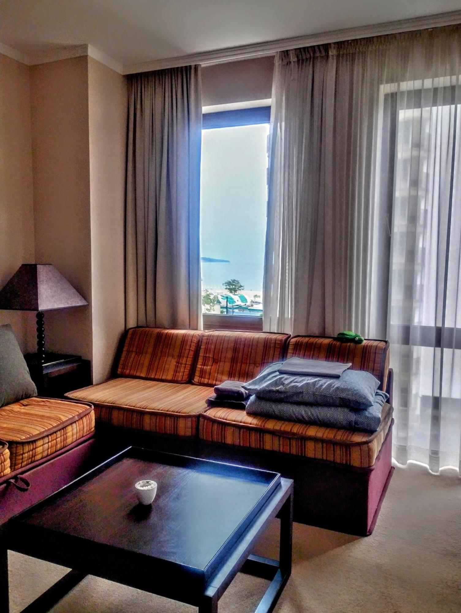 Arendo Sea Apartment In Barcelo Pantai Sunny Luaran gambar